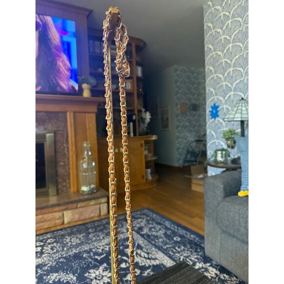 NWT Alyssa Quilted Tan Pearl Unique Middle Chain Crossbody - Picture 4 of 7